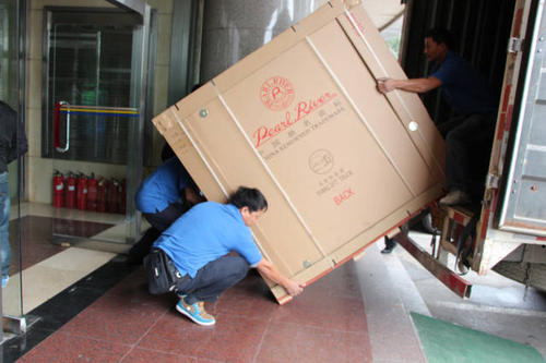 凤泉钢琴贵重工艺品无忧运